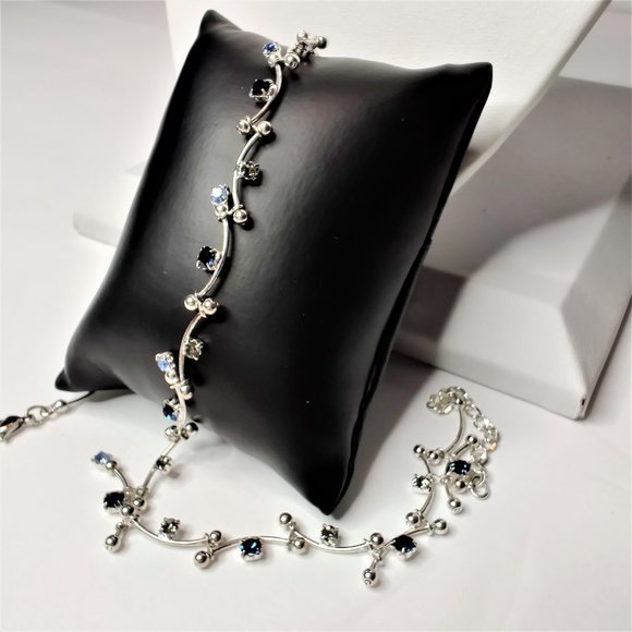 LOVELY NECKLACE WITH CRYSTAL ACCENTS - Picture 5 of 9